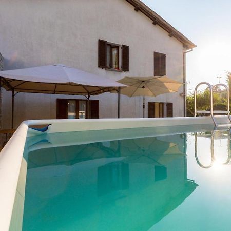Borgo Santa Lucia Apartment With Private Parking & Garden Губио Екстериор снимка