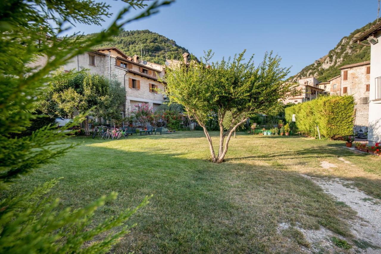 Borgo Santa Lucia Apartment With Private Parking & Garden Губио Екстериор снимка