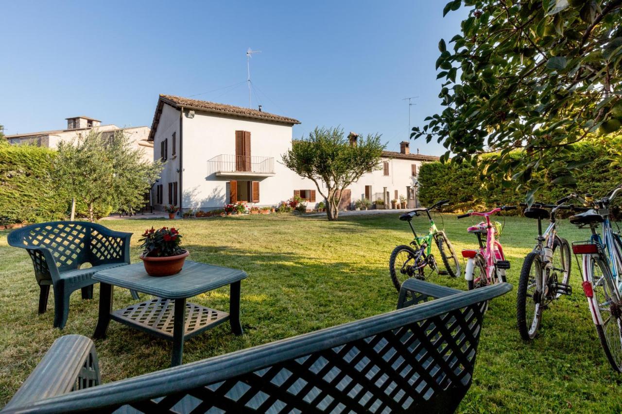 Borgo Santa Lucia Apartment With Private Parking & Garden Губио Екстериор снимка
