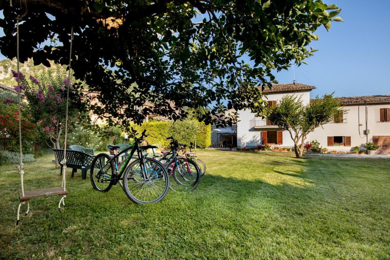 Borgo Santa Lucia Apartment With Private Parking & Garden Губио Екстериор снимка
